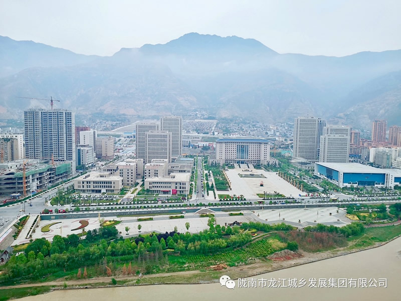 匠心傾注、喜封金頂——龍江?雙子座商住小區(qū)主體順利封頂