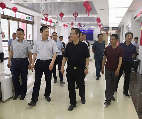 隴南市委常委、組織部部長(zhǎng)楊郃調(diào)研指導(dǎo)市龍江城鄉(xiāng)發(fā)展集團(tuán)公司黨建工作