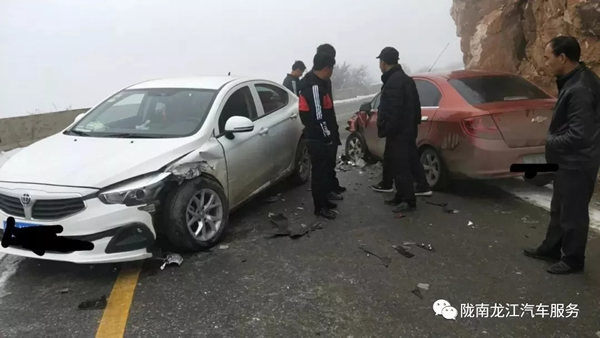 金錘鈑金，銀槍噴漆！龍江汽修值得信賴！