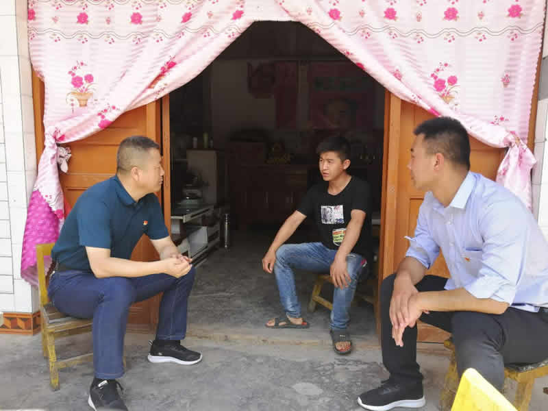 “感黨恩、憶黨史”，--市龍江城鄉(xiāng)發(fā)展集團(tuán)公司開展慶祝建黨99周年主題黨日活動(dòng)