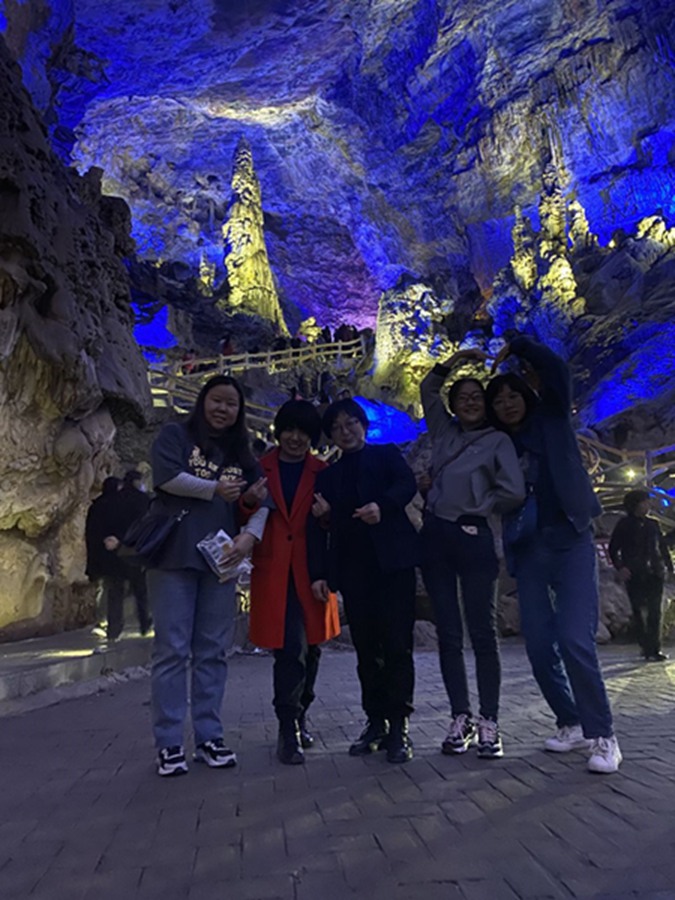 擁抱春天，不負春光——市龍江集團歡慶“三?八”國際勞動婦女節(jié)